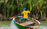 Promenades en bateau-panier à Hoian
