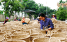 atelier artisanal de tressage de jacinthes d’eau