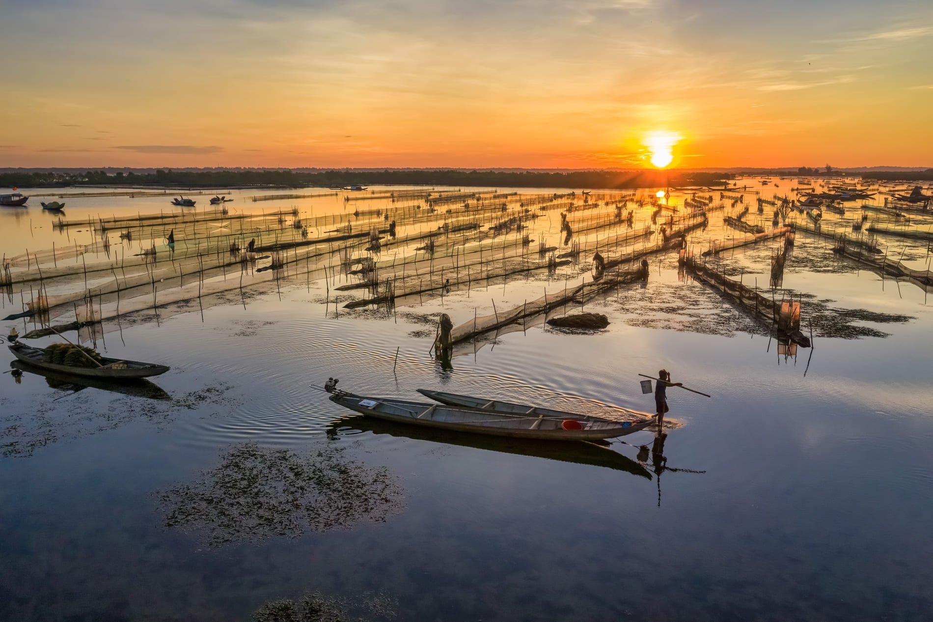 Tam-Giang-Lagoon-in-Hue-Vietnam