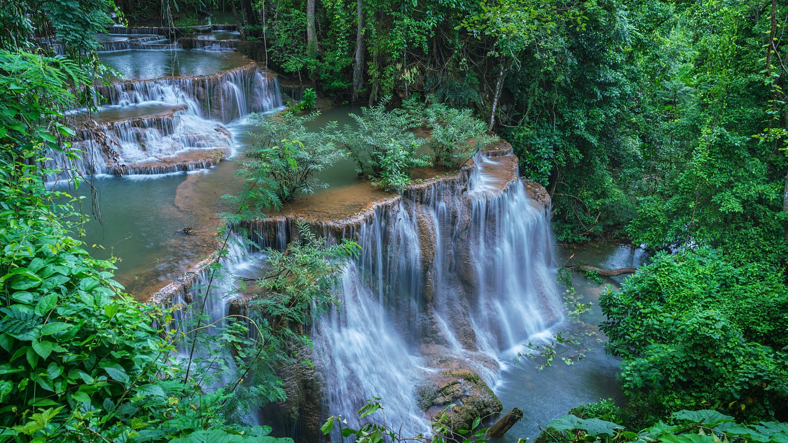 Cascade d'Erawan à Kanchanaburi en Thailande