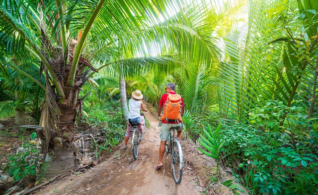 Discovery of the mekong delta by bike in vietnam