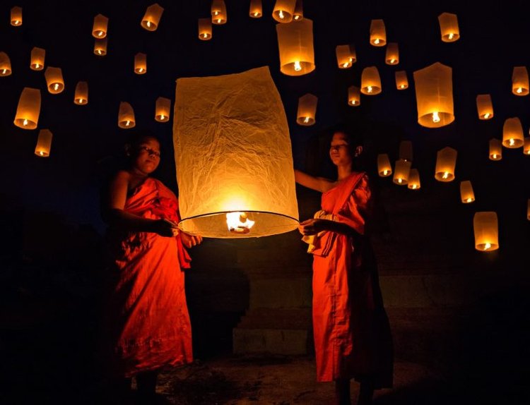 Festival-lantern-in-Chiang-Mai