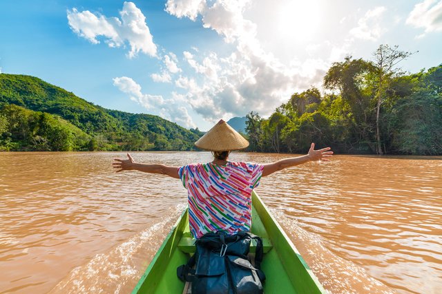 Fiume di Nam Ou nel Laos