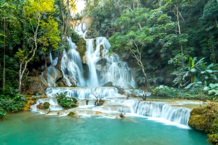Meravigliosa cascata di Tad Sae Laos