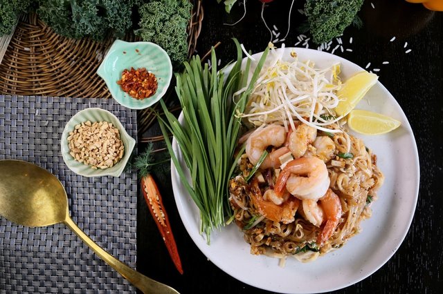 Pad-Thai-famous-food