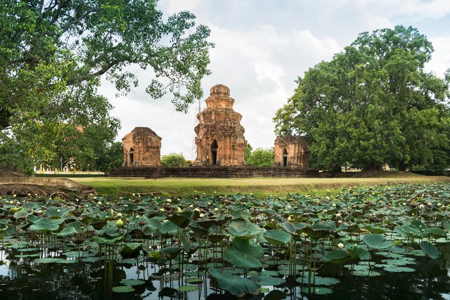 Tempio di Khmer Sikhoraphum Thailandia