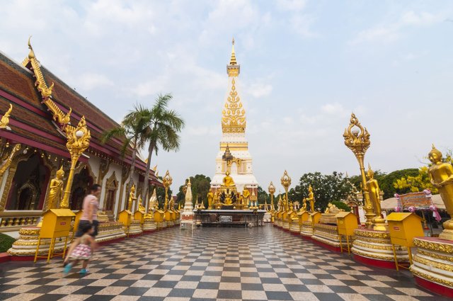 Temple Wat Phra That Phanom en Thailande