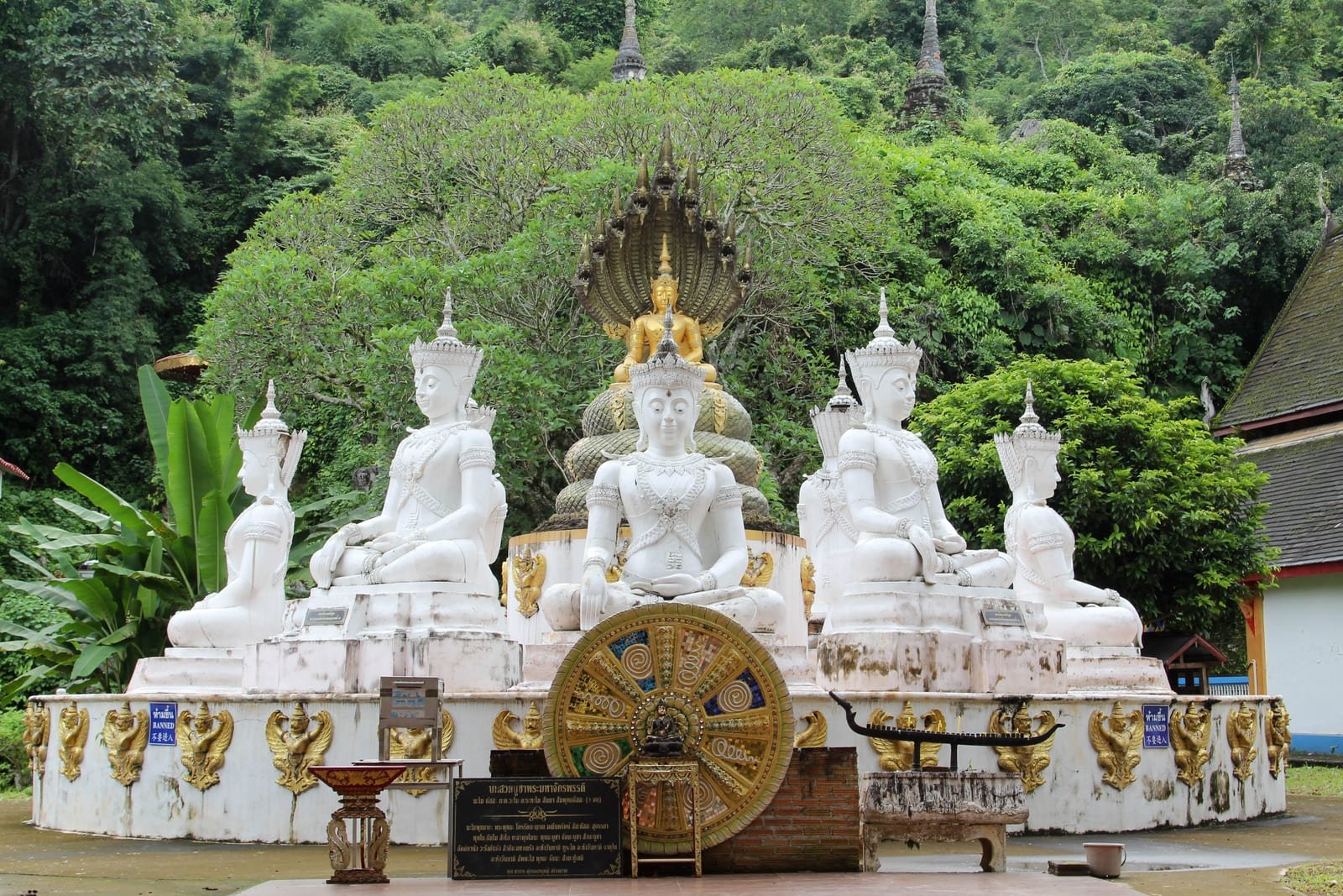 The Statue Buddha in Chiang Dao cave