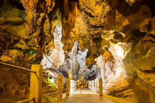 grotte de Chiang Dao thailande