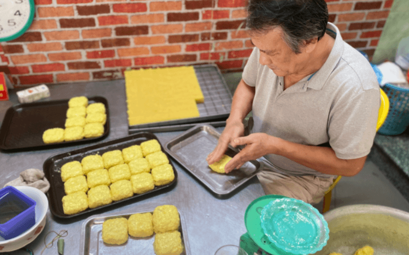 Processus de fabrication de gâteaux pour des gâteaux de mariage