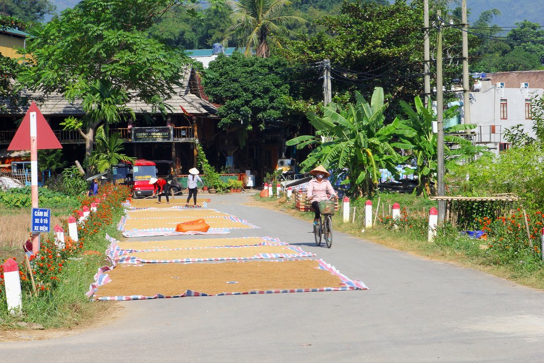 Lac,Village,,Mai,Chau,,Vietnam,-,October,31,,2018.,Vietnamese