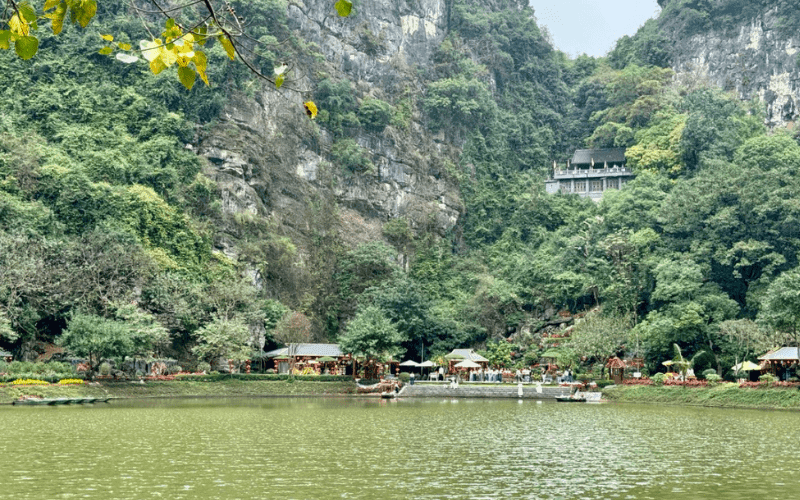 Tuyet Tinh Coc, Ninh Binh