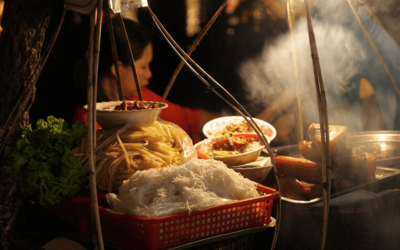 marché de nuit à Hoian Vietnam