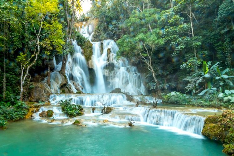 Meravigliosa cascata di Tad Sae Laos