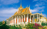 Splendore reale_ il Palazzo di Phnom Penh sotto il sole di dicembre