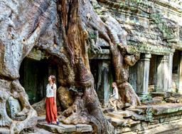 Viaggiatori in Angkor Wat cambogia
